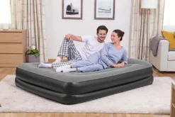 Bestway luftmadras til 2 personer med indbygget pumpe