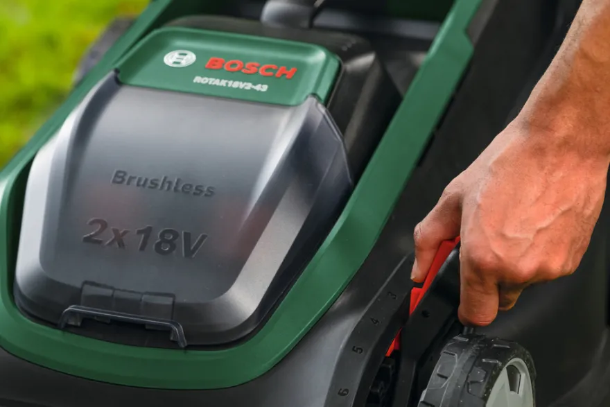 Bosch Rotak 18V-43 akku plæneklipper
