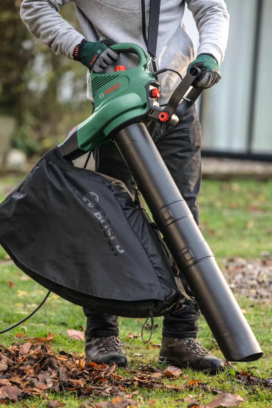 Bosch UniversalGardenTidy 3-i-1 løvblæser 2300 W