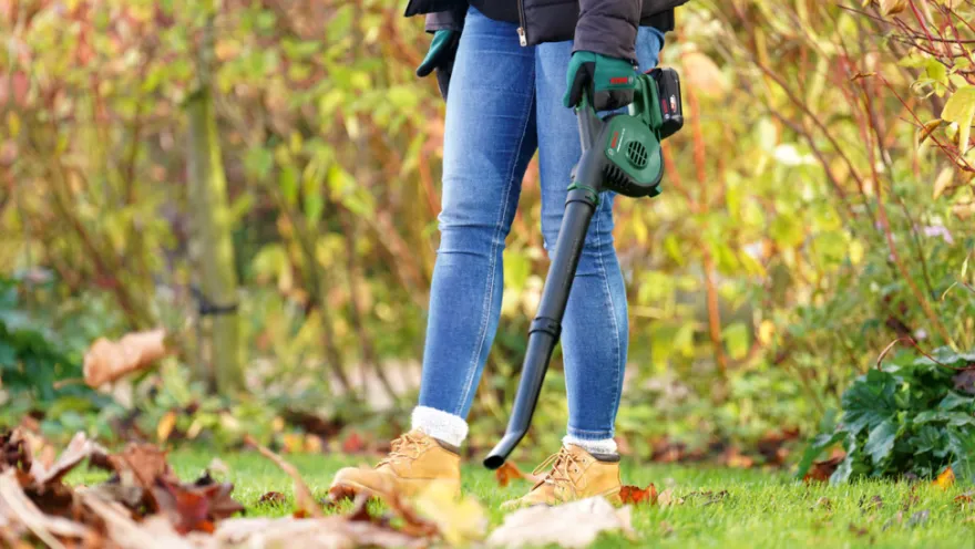 Bosch UniversalLeafBlower 18V-130 løvblæser