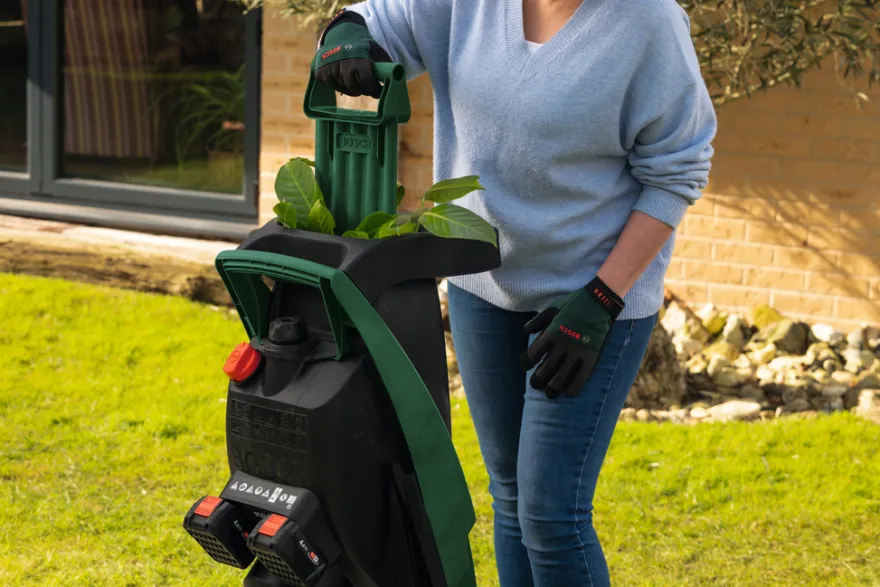 Bosch UniversalShredder 2x18V-25 kompostkværn 4,0 Ah