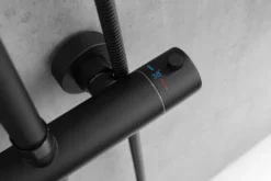 Brusesæt m/termostat Ø250 mm sort