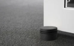 Dørstopper fritstående Ø76 mm sort eg