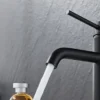 Håndvaskarmatur Slim vinkel sort