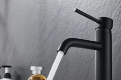 Håndvaskarmatur Slim vinkel sort