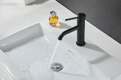 Håndvaskarmatur Slim vinkel sort