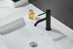 Håndvaskarmatur Slim vinkel sort