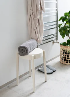 Plastik taburet råhvid
