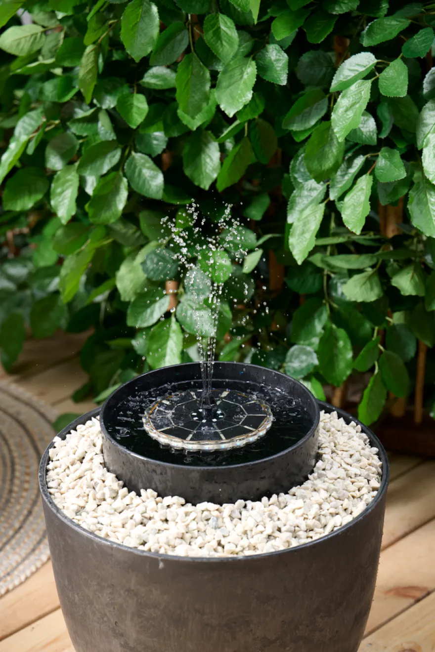 Springvand med solceller Ø16,5 cm - Outfit